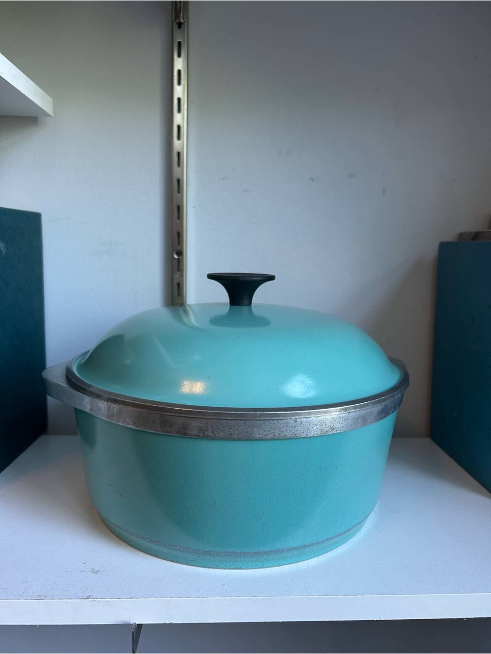 Vintage Club Aluminum Dutch Oven